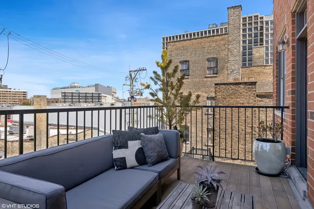 $725,000 | 2720 North Lehmann Court, Unit 4, Chicago, IL 60614