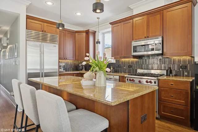 $725,000 | 2720 North Lehmann Court, Unit 4, Chicago, IL 60614