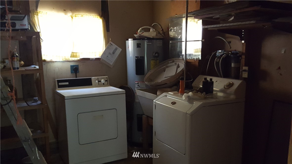 1499 King Road Winlock, WA 98596 - Photo 7 of 16 a view of storage and utility room