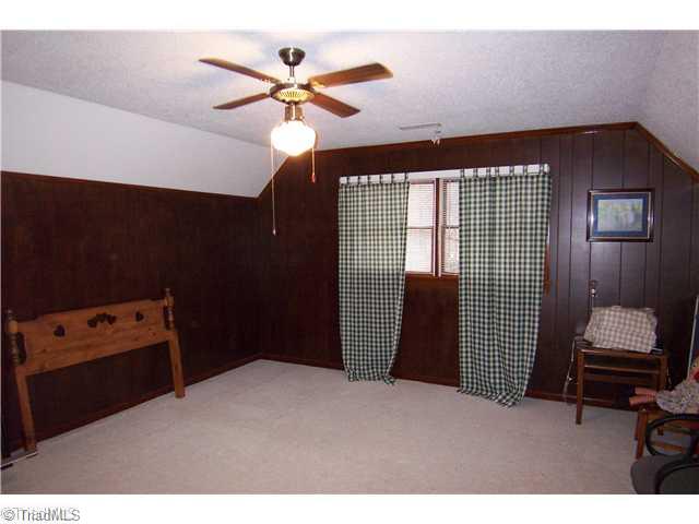 118 Teague Road Winston-Salem, NC 27107 - Photo 12 of 16 2nd Bedroom.