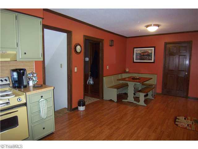 118 Teague Road Winston-Salem, NC 27107 - Photo 9 of 16 Kitchen.