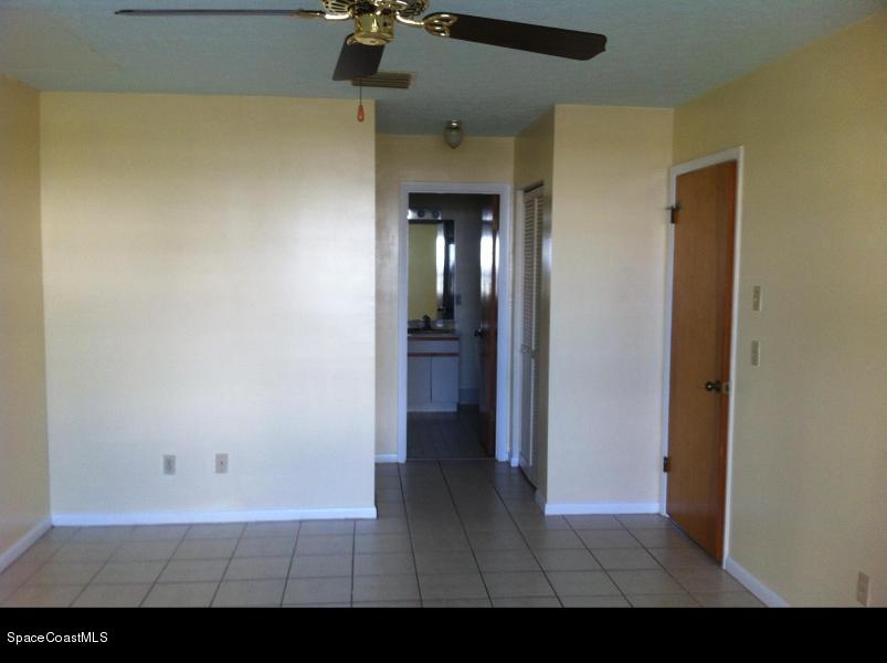 2060 Colonial Road, Unit 1 Fort Pierce, FL 34950 - Photo 3 of 5 RH3