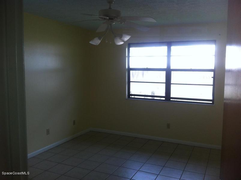 2060 Colonial Road, Unit 1 Fort Pierce, FL 34950 - Photo 5 of 5 RH5