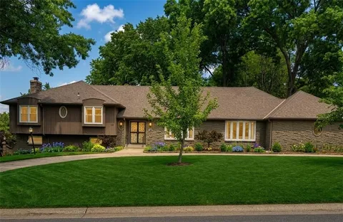 $550,000 | 1110 West 113th Street, Kansas City, MO 64114