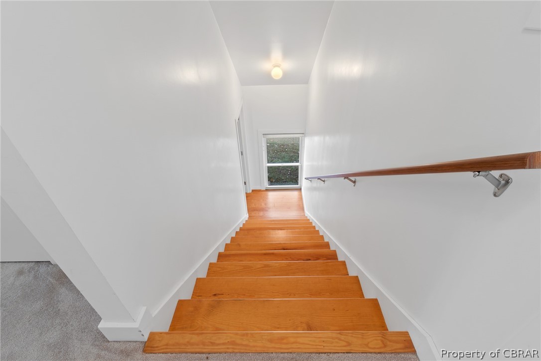 60 York Road Irvington, VA 22480 - Photo 24 of 50 Stairs to the 2nd floor