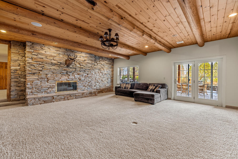 24624 Schaupp Road Klamath Falls, OR 97603 - Photo 48 of 62 24624SchauppRd.-Interiors-32