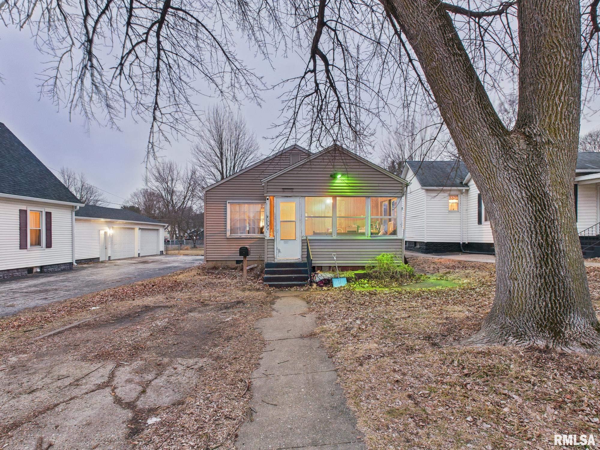 551 3rd Street Lincoln, IL 62656 - Photo 1 of 18