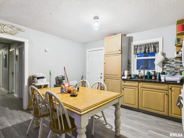 $100,000 | 551 3rd Street, Lincoln, IL 62656