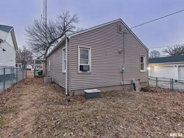 $100,000 | 551 3rd Street, Lincoln, IL 62656