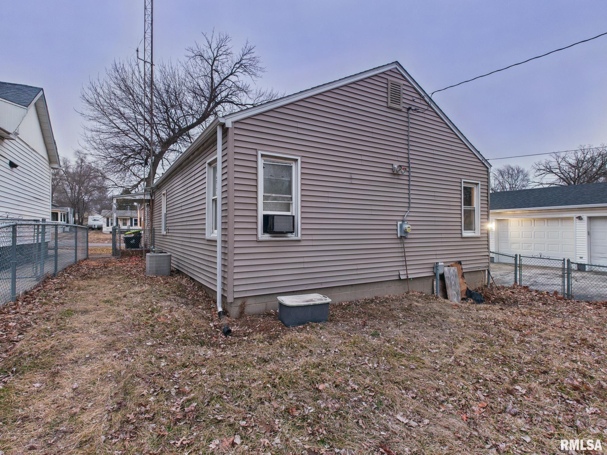 551 3rd Street Lincoln, IL 62656 - Photo 4 of 18