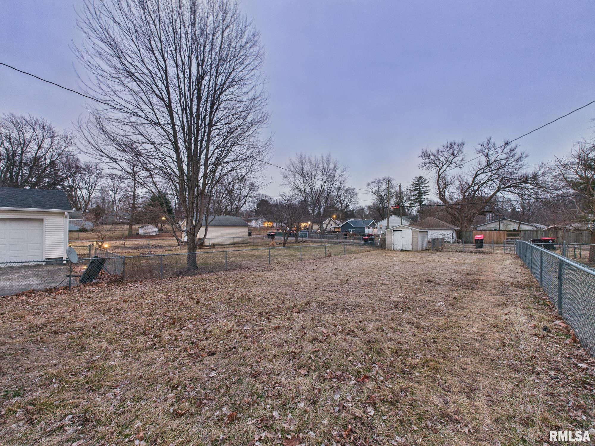 551 3rd Street Lincoln, IL 62656 - Photo 5 of 18