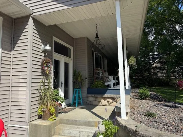 $599,000 | 12480 212th Avenue Northeast, New London, MN 56273