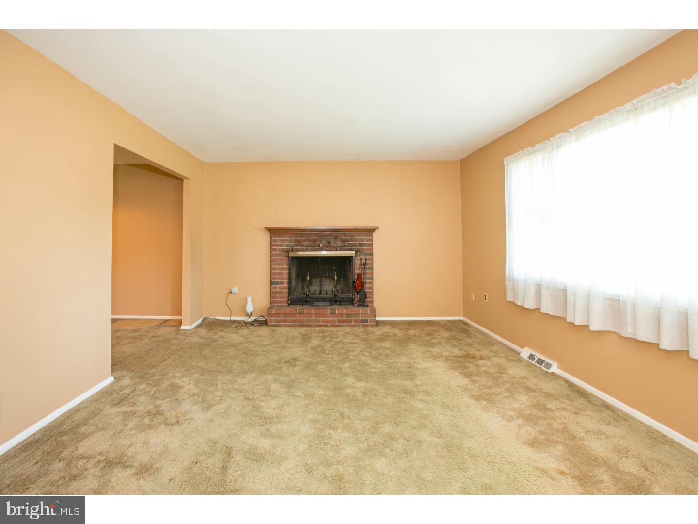 33 Maitland Road Hamilton, NJ 08620 - Photo 2 of 24 Gallery Image 2