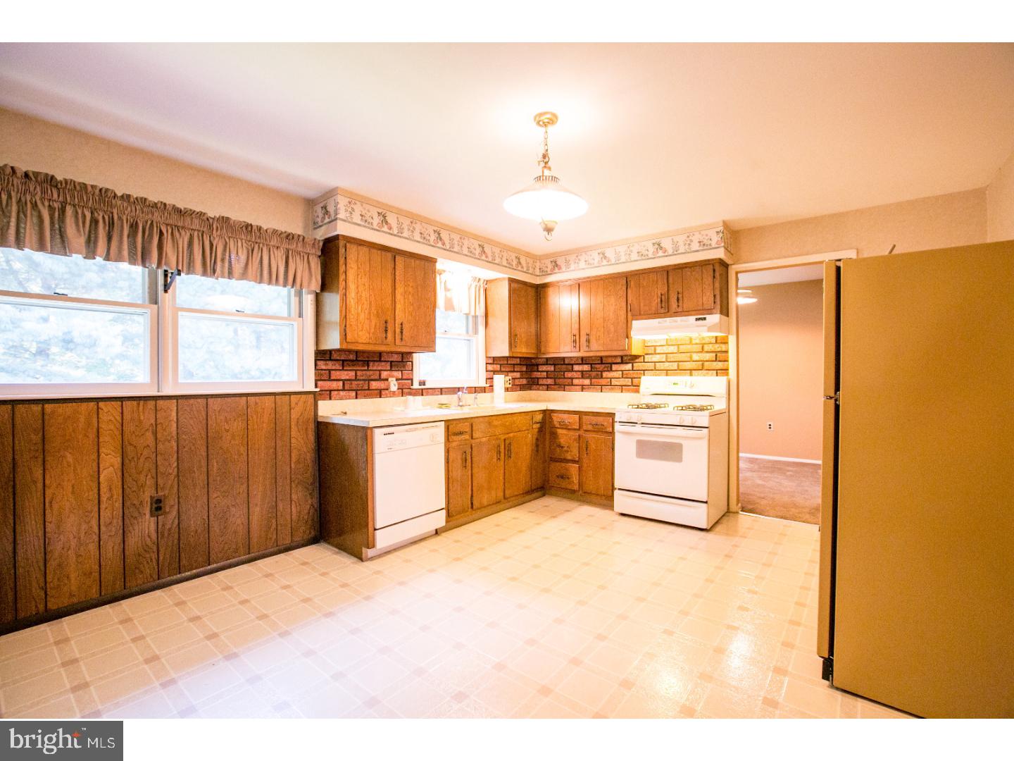 33 Maitland Road Hamilton, NJ 08620 - Photo 6 of 24 Gallery Image 6