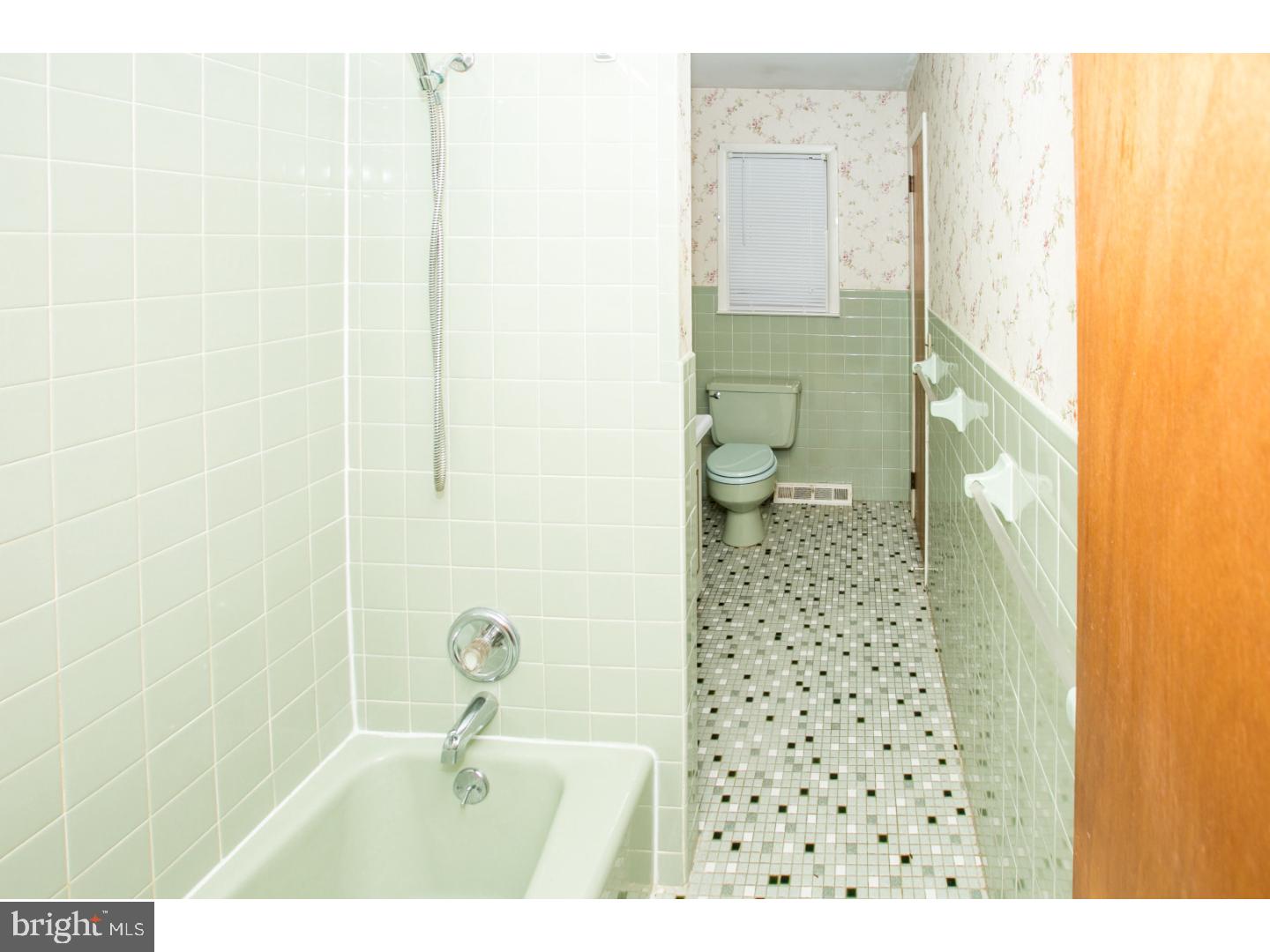 33 Maitland Road Hamilton, NJ 08620 - Photo 9 of 24 Gallery Image 9