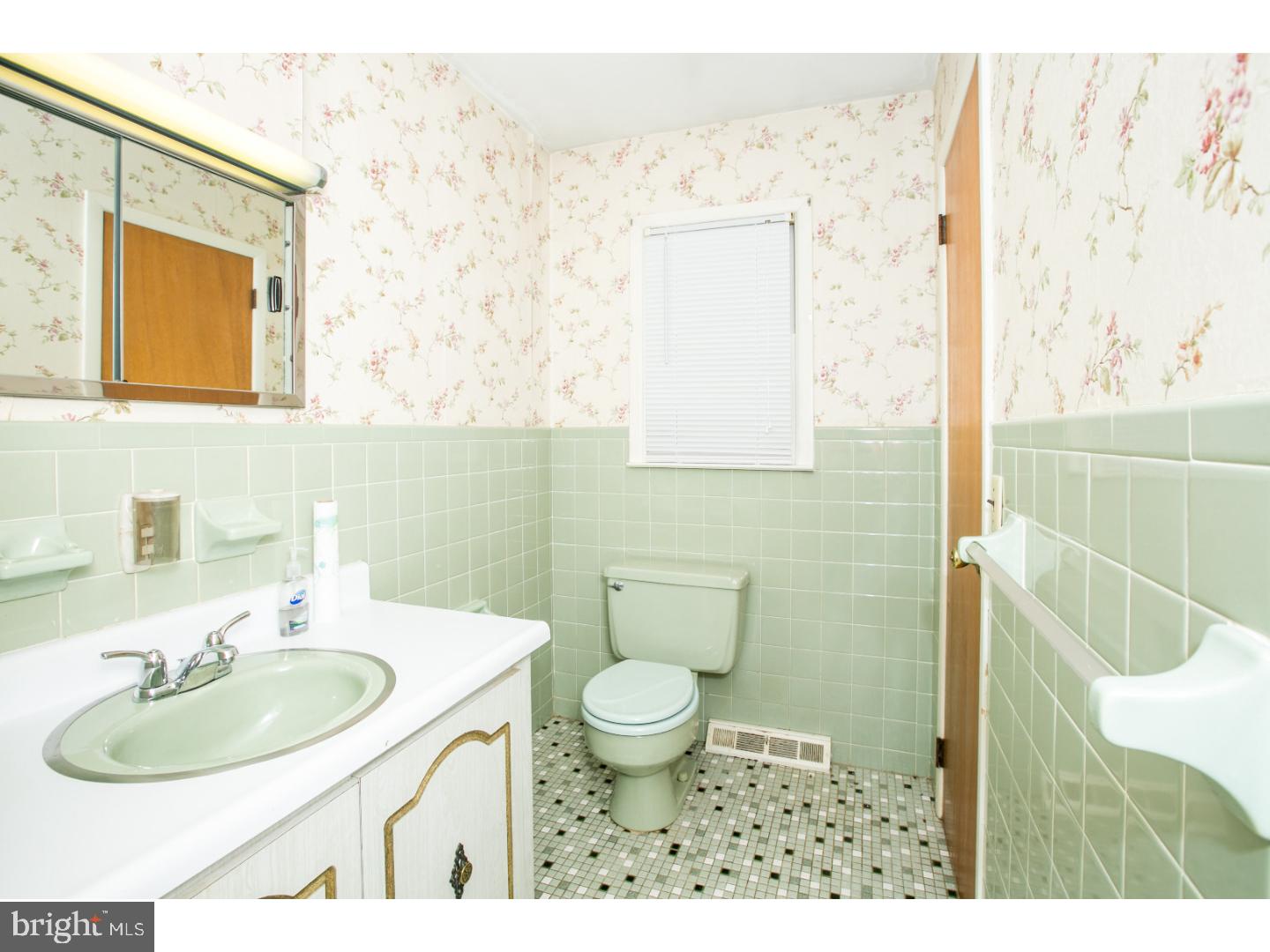 33 Maitland Road Hamilton, NJ 08620 - Photo 10 of 24 Gallery Image 10