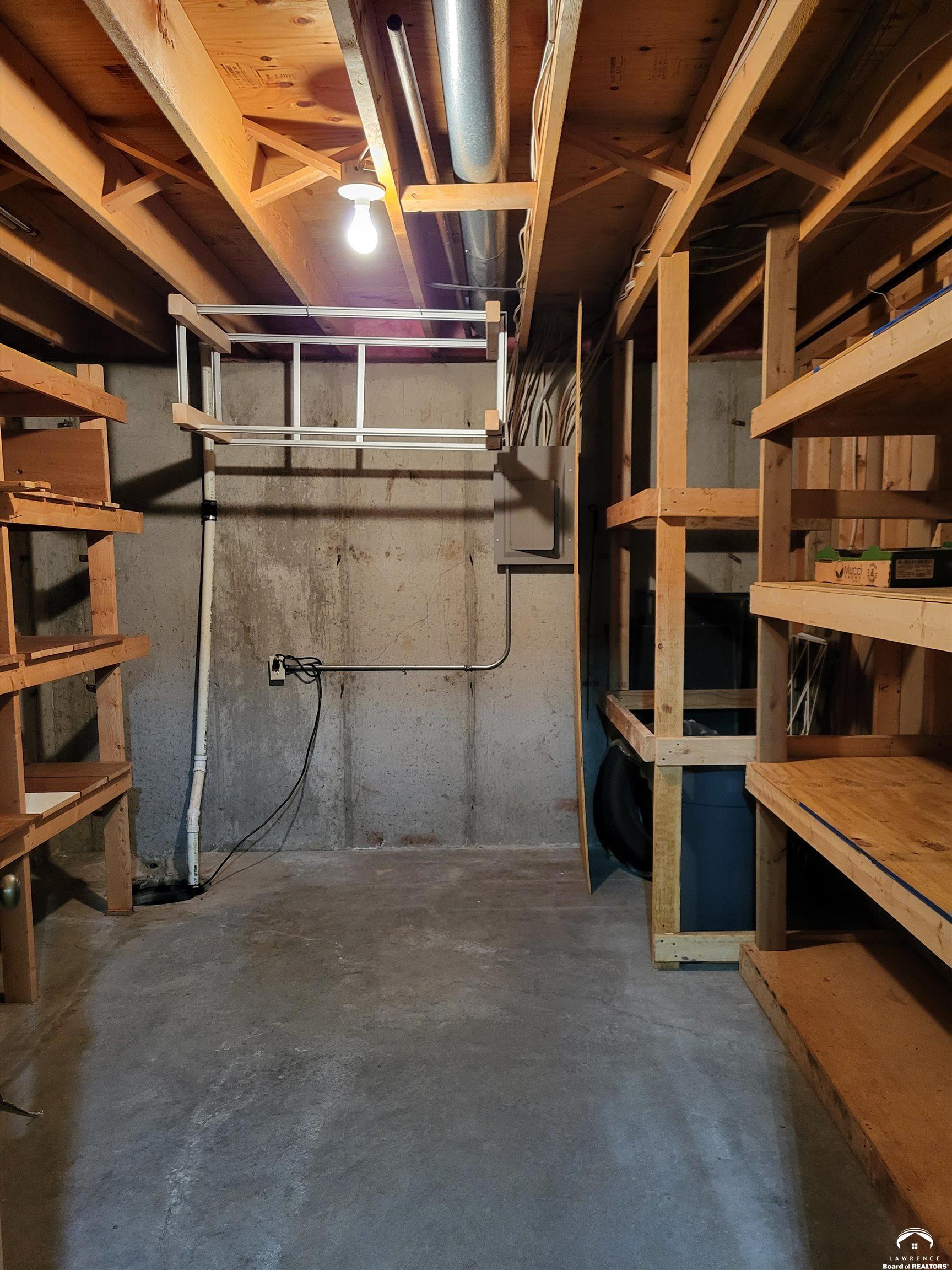 2728 Chipperfield Road Lawrence, KS 66047 - Photo 28 of 30