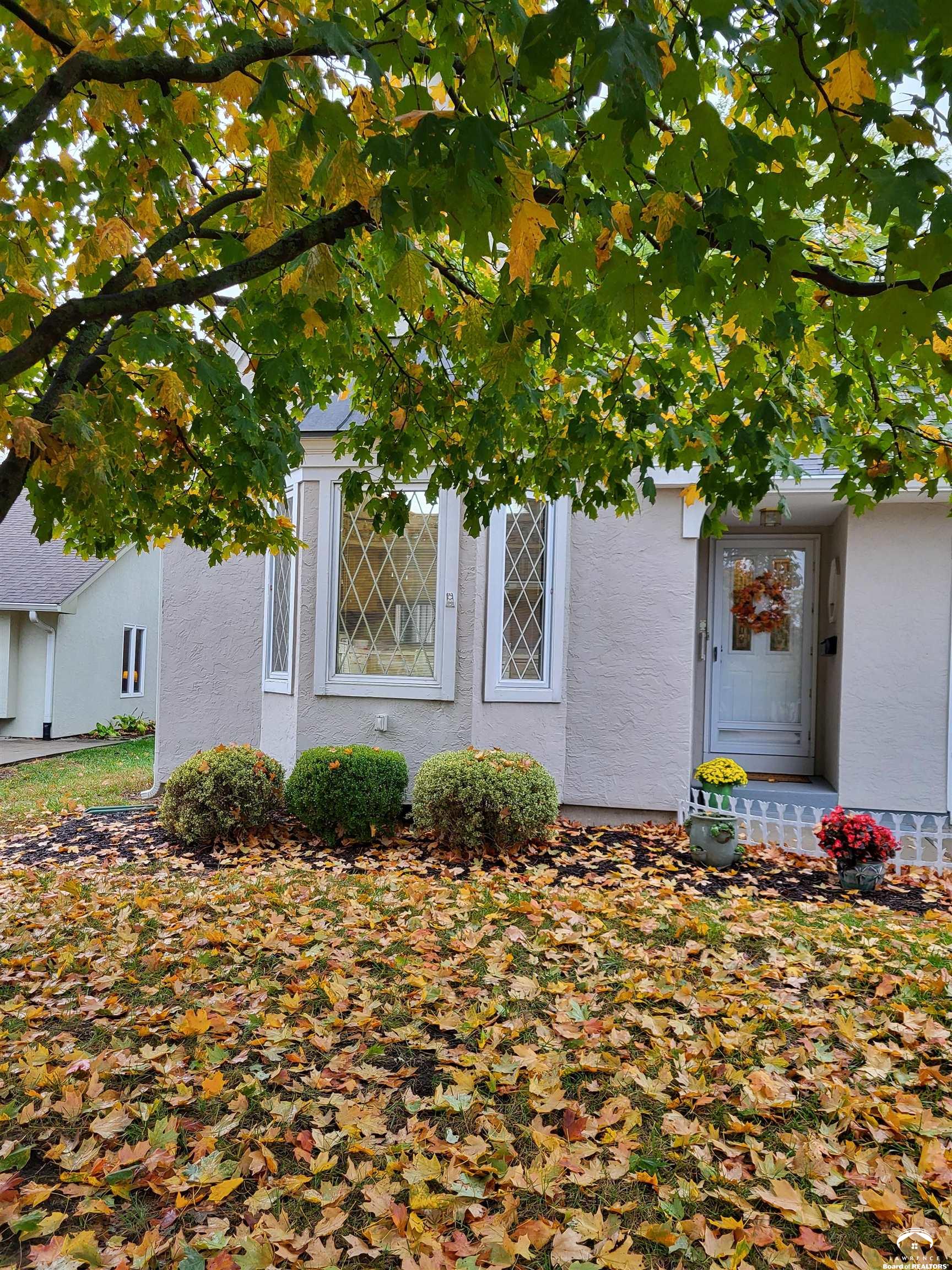 2728 Chipperfield Road Lawrence, KS 66047 - Photo 3 of 30