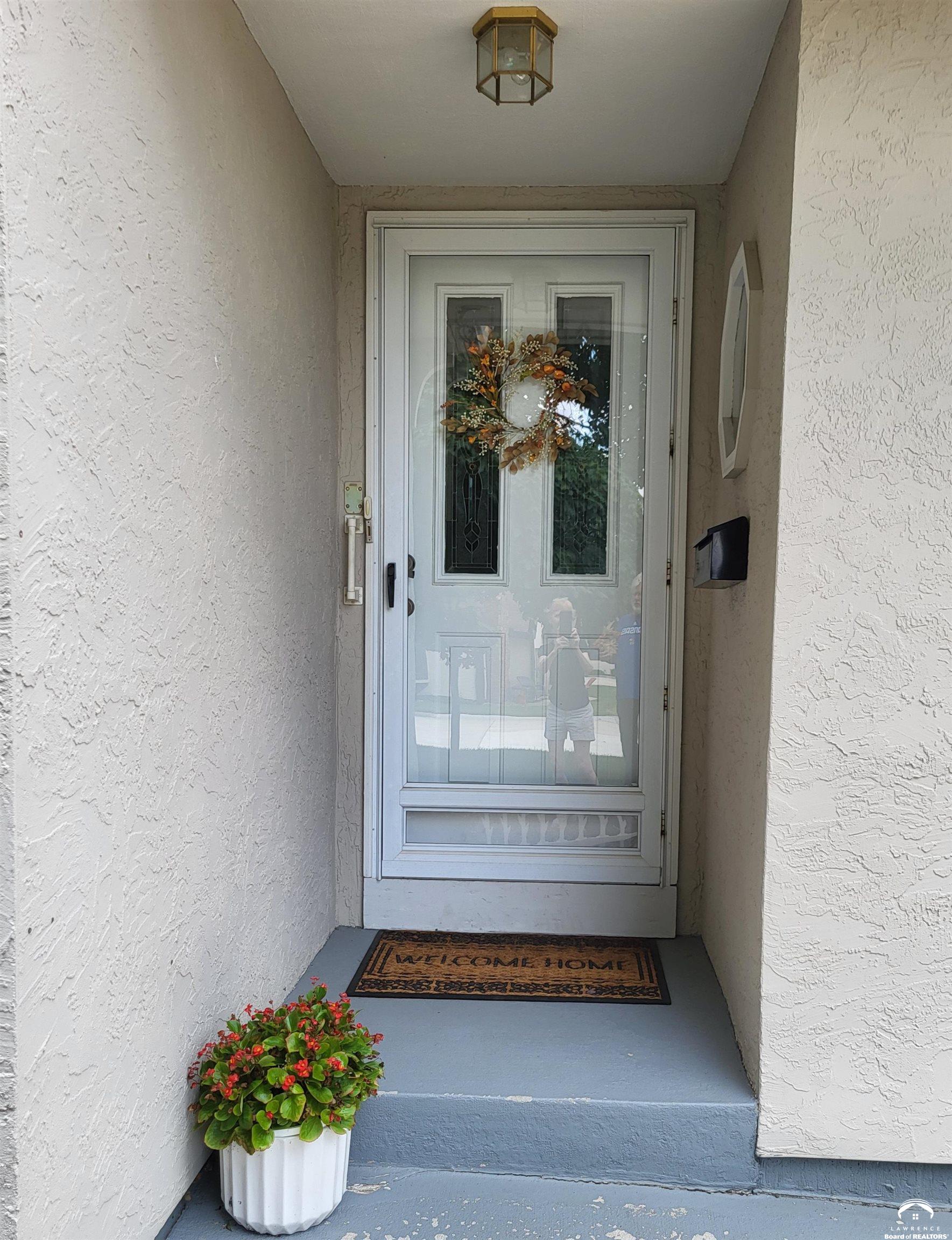 2728 Chipperfield Road Lawrence, KS 66047 - Photo 4 of 30