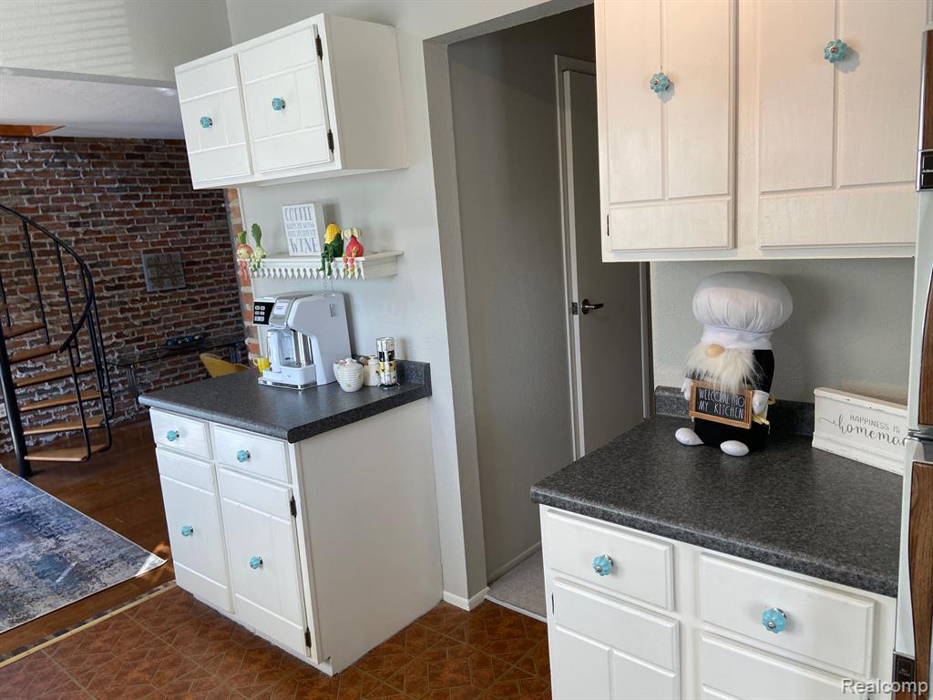 5045 Crooks Road, Unit 20 Royal Oak, MI 48073 - Photo 6 of 46