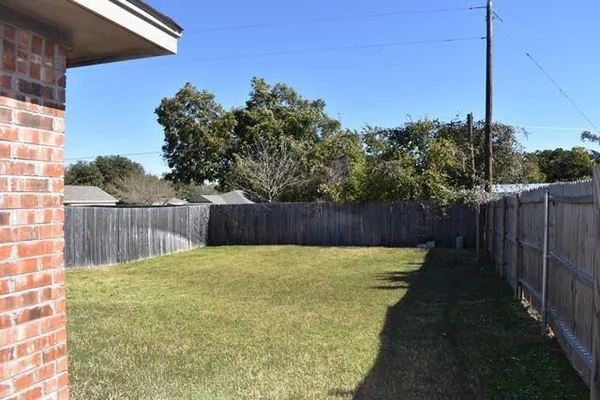 $350,000 | 752 Stribling Circle, Azle, TX 76020