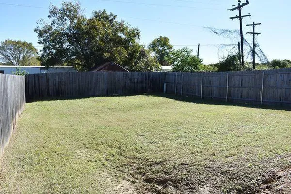 $350,000 | 752 Stribling Circle, Azle, TX 76020