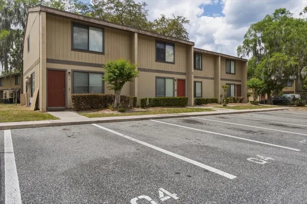 $1,250 | 2300 Southwest 43rd Street, Unit O4, Gainesville, FL 32607