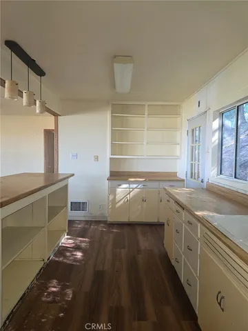 $254,900 | 629 Chateau Drive, Crestline, CA 92325