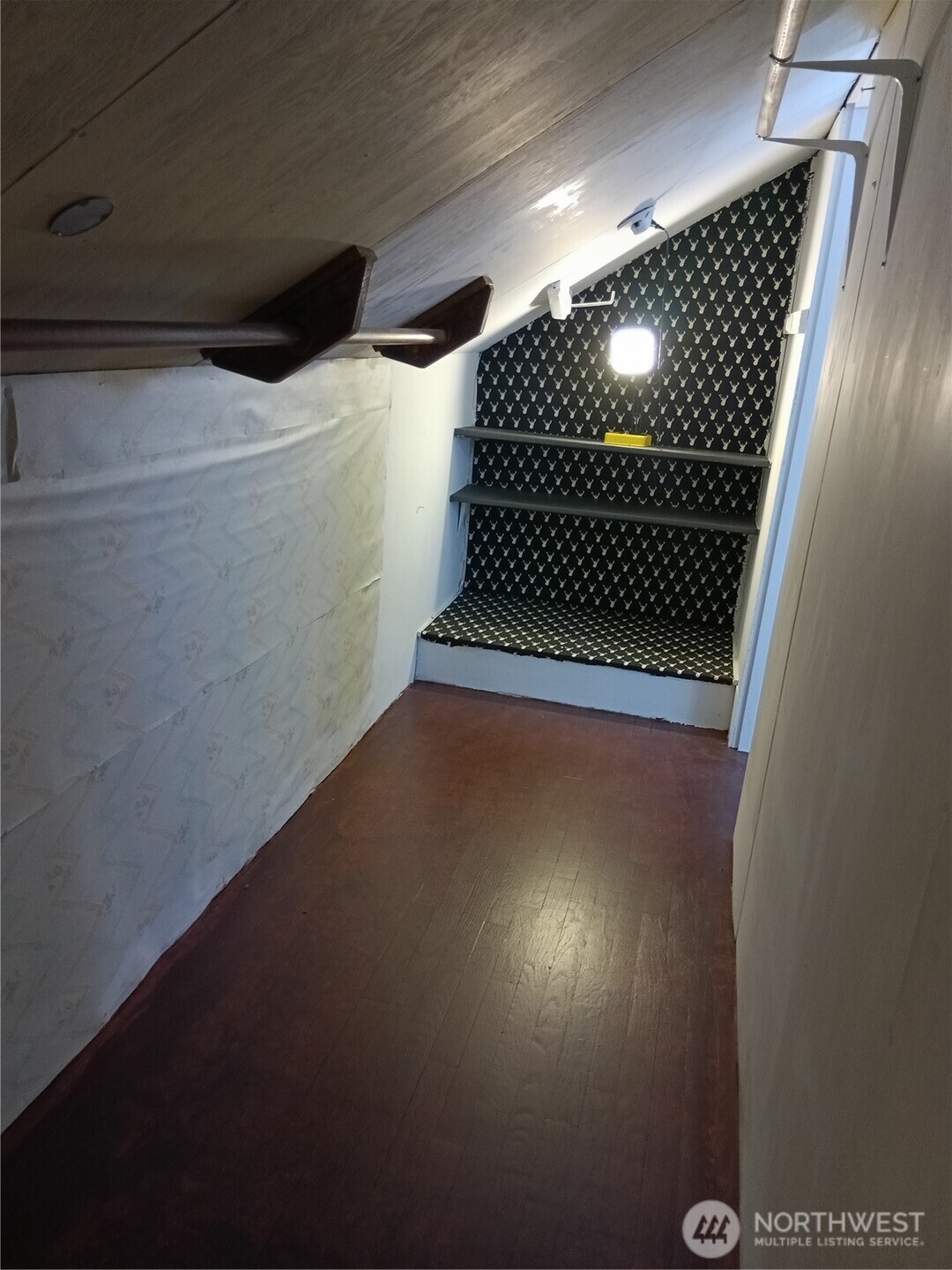 522 Northeast 127th Street Seattle, WA 98125 - Photo 6 of 28 a view of room