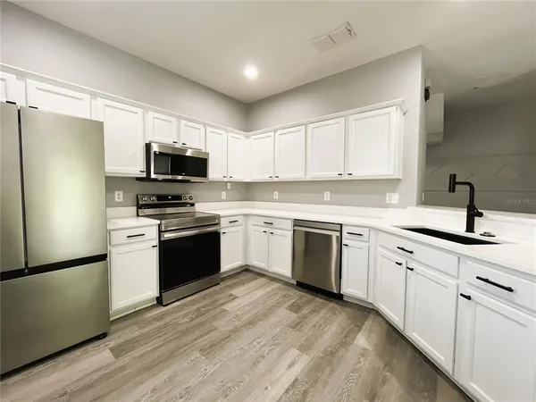 $2,299 | 6682 South Goldenrod Road, Unit 137B, Orlando, FL 32822