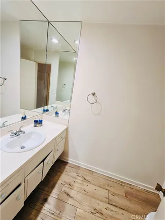 $5,500 | 5763 Valerie Avenue, Woodland Hills, CA 91367