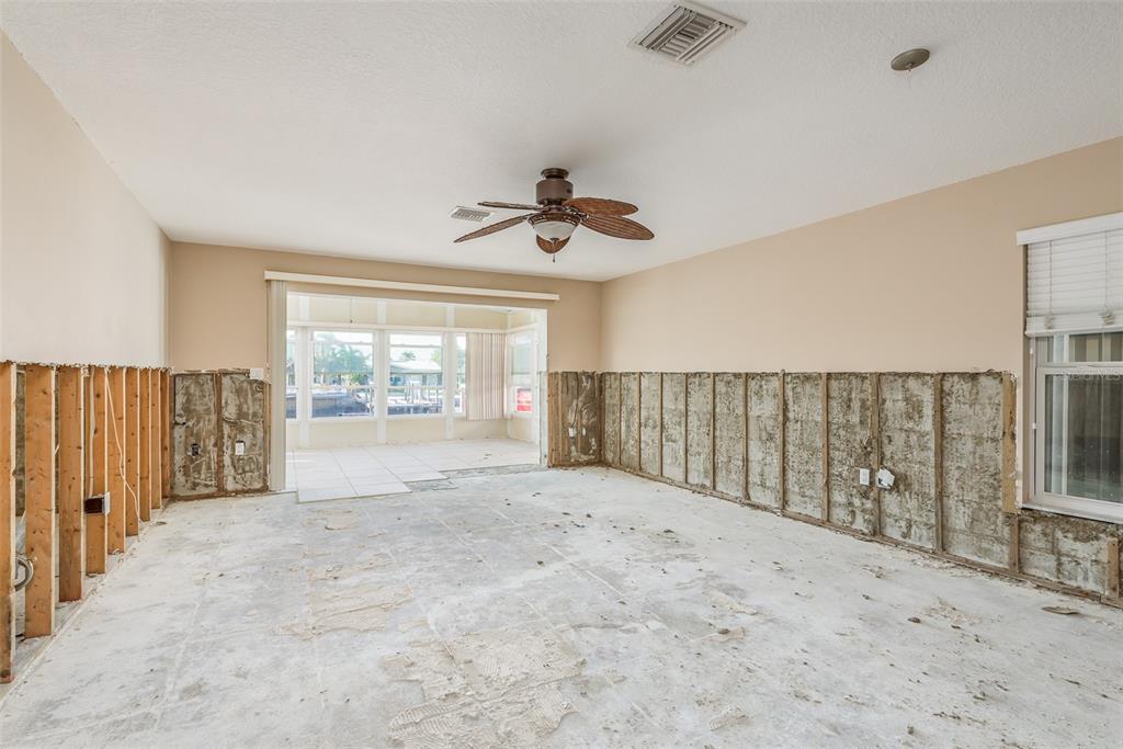 3954 Marine Parkway New Port Richey, FL 34652 - Photo 9 of 40