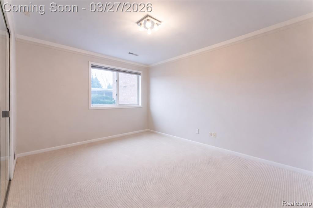 1932 Klingensmith Road Bloomfield Hills, MI 48302 - Photo 14 of 27