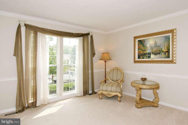 9541 Chaton Road Laurel, MD 20723 - Photo 2 of 15 Living Room