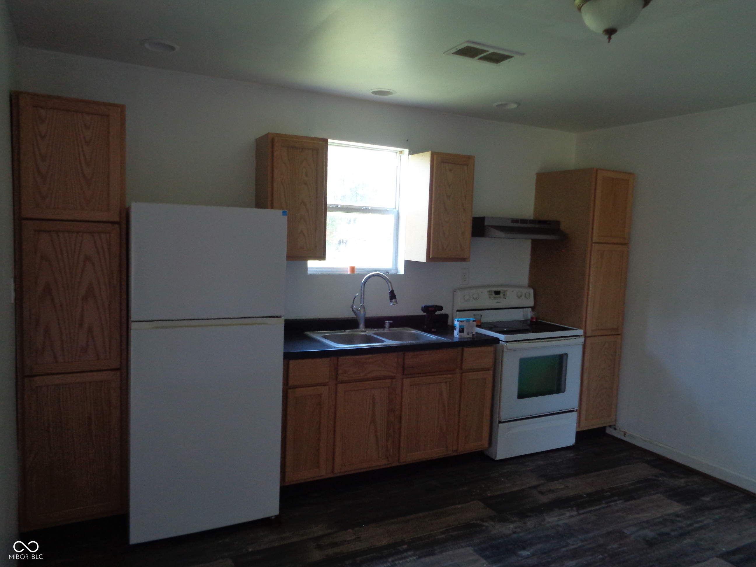 400 South Division Street Cayuga, IN 47928 - Photo 12 of 36