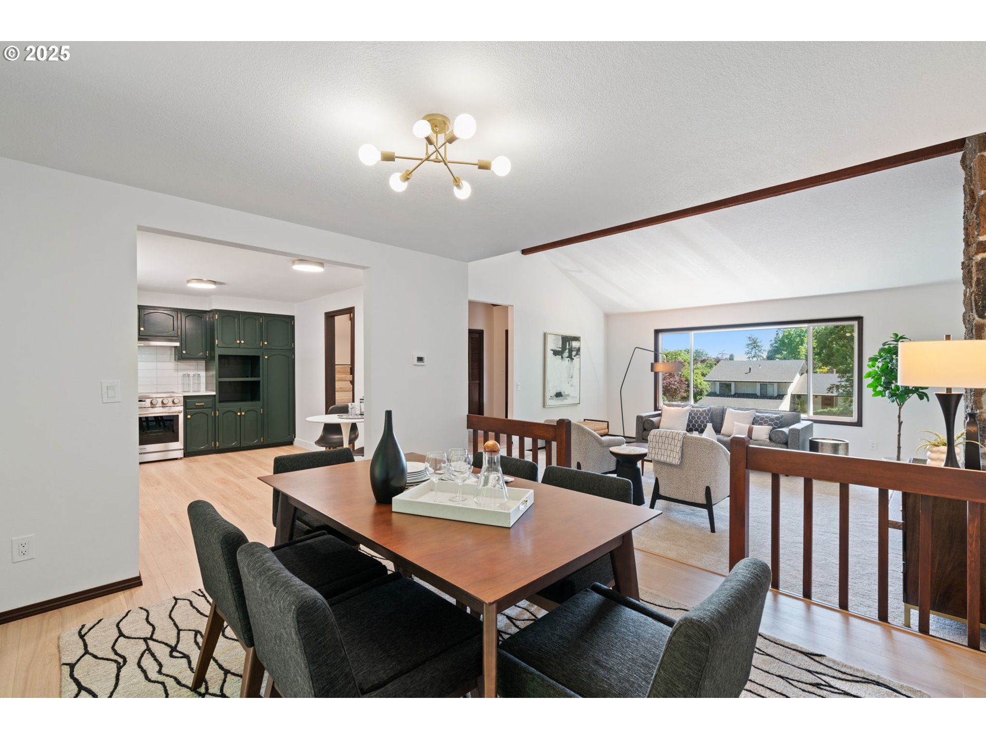 2845 Southwest Raleighview Drive Portland, OR 97225 - Photo 11 of 48 Gallery Image 11