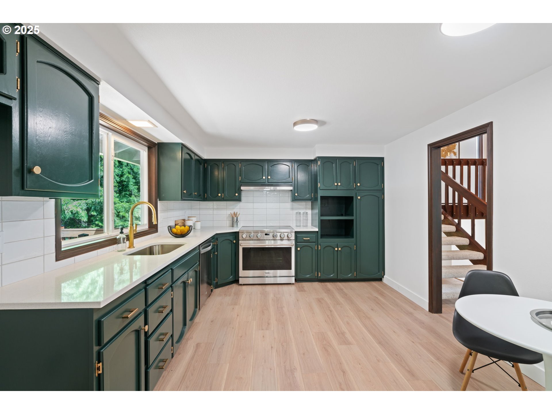2845 Southwest Raleighview Drive Portland, OR 97225 - Photo 13 of 48 Gallery Image 13