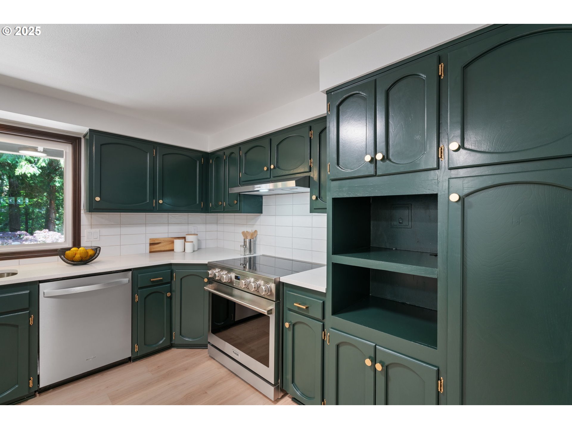 2845 Southwest Raleighview Drive Portland, OR 97225 - Photo 14 of 48 Gallery Image 14