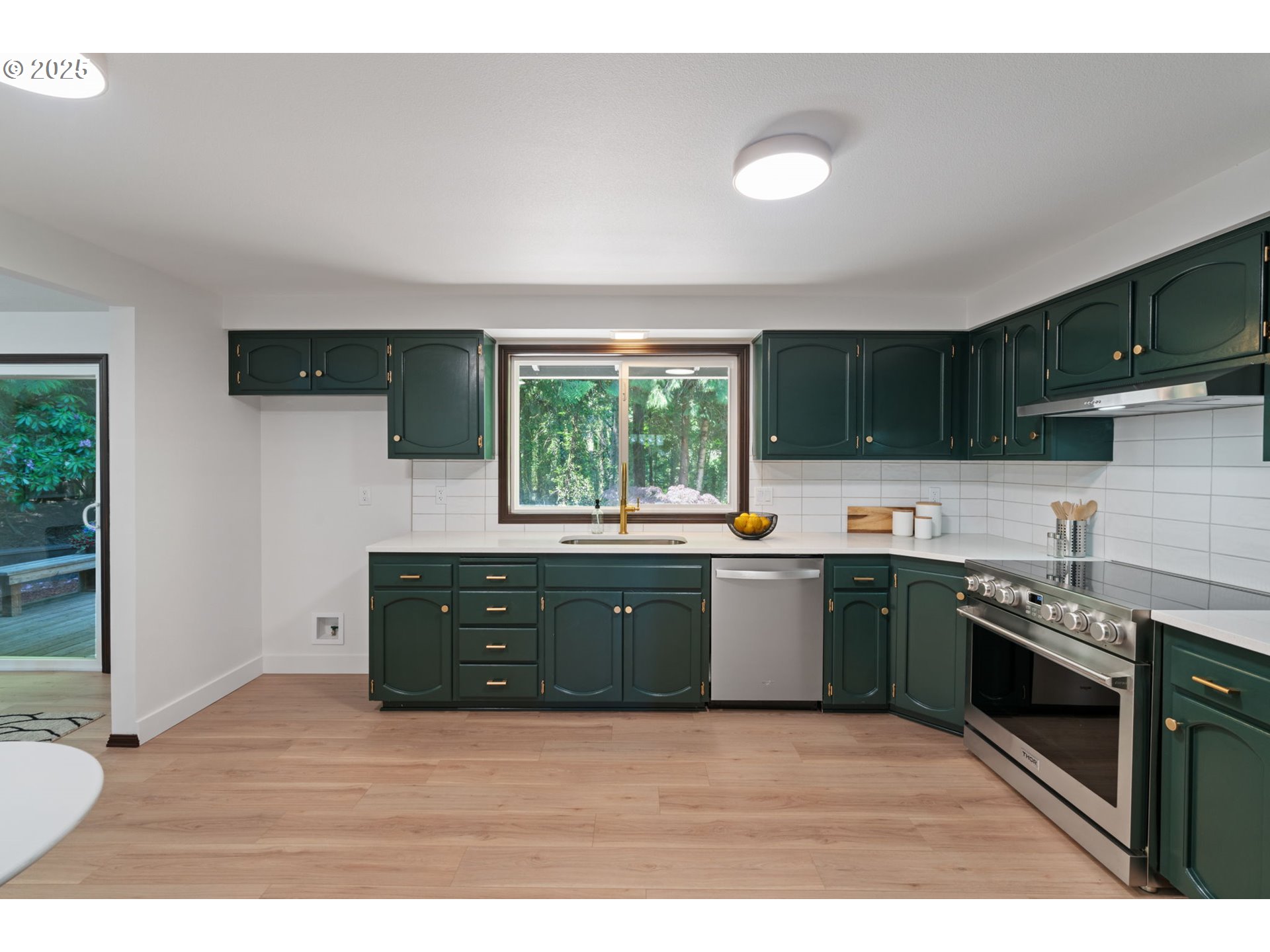 2845 Southwest Raleighview Drive Portland, OR 97225 - Photo 16 of 48 Gallery Image 16