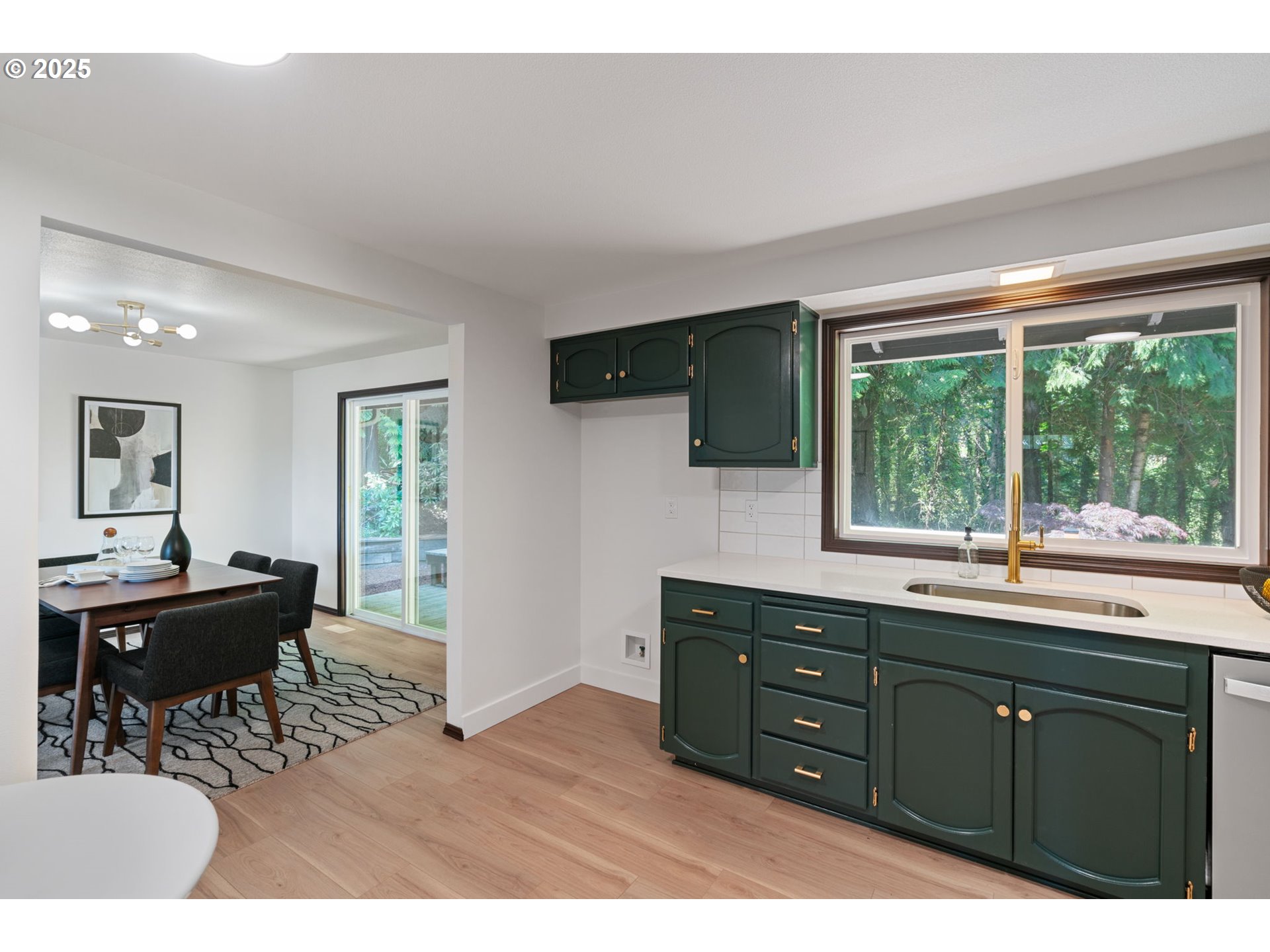 2845 Southwest Raleighview Drive Portland, OR 97225 - Photo 17 of 48 Gallery Image 17