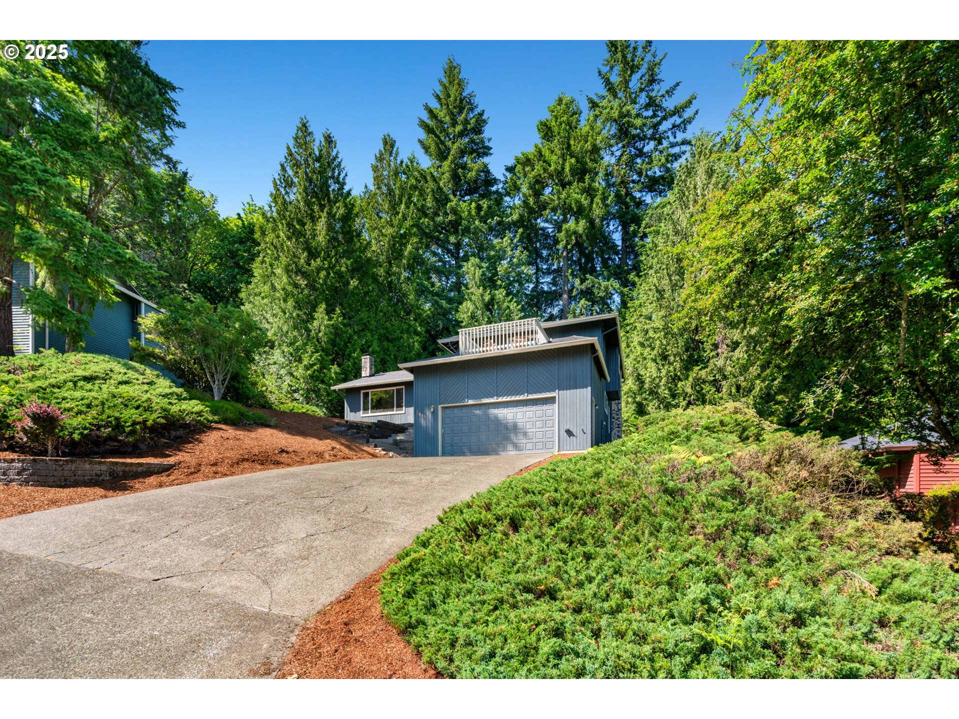 2845 Southwest Raleighview Drive Portland, OR 97225 - Photo 2 of 48 Gallery Image 2