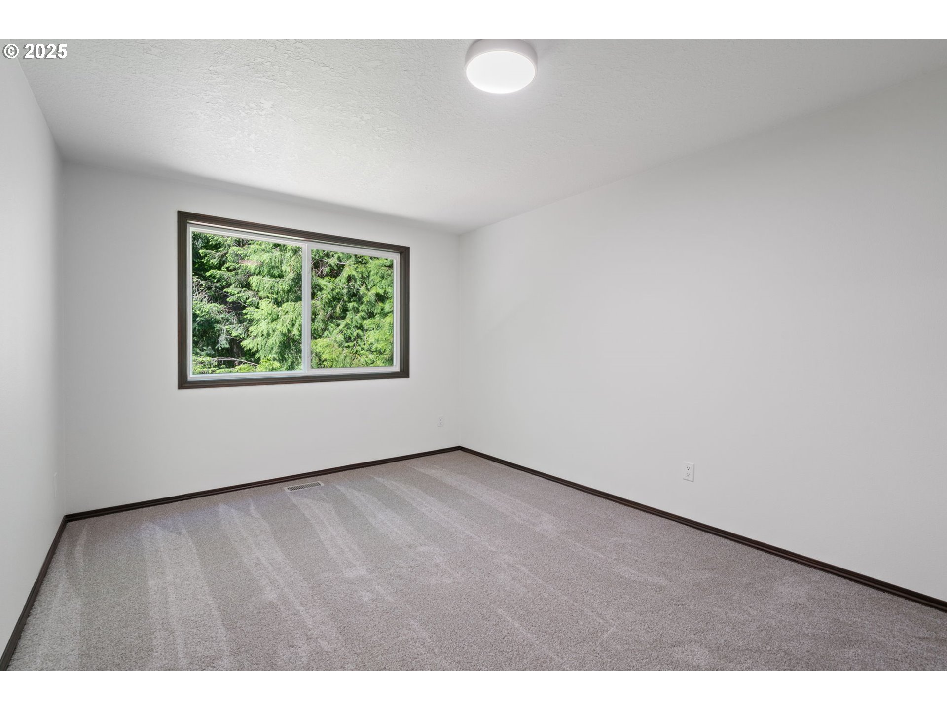2845 Southwest Raleighview Drive Portland, OR 97225 - Photo 27 of 48 Gallery Image 27