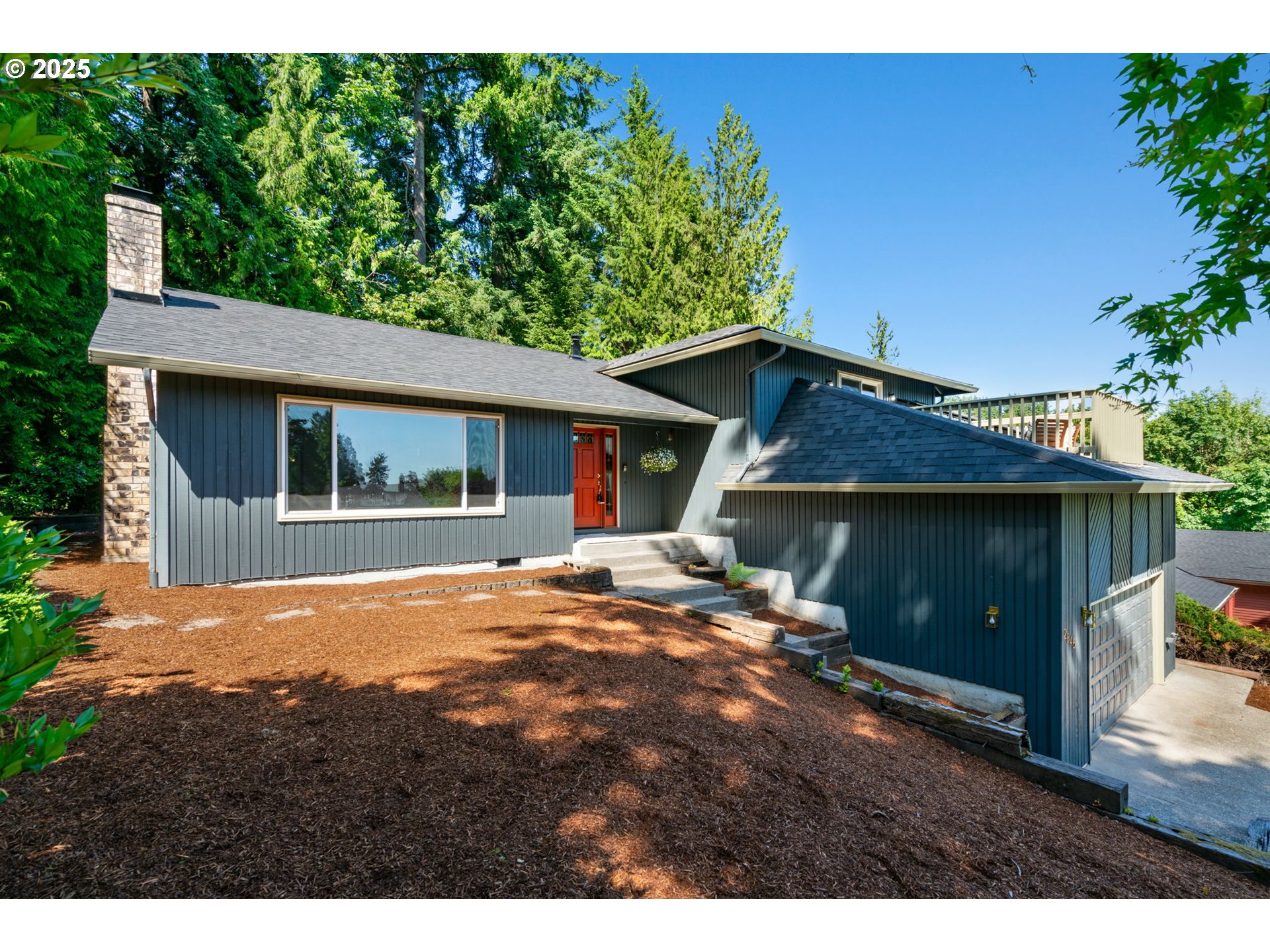 2845 Southwest Raleighview Drive Portland, OR 97225 - Photo 3 of 48 Gallery Image 3