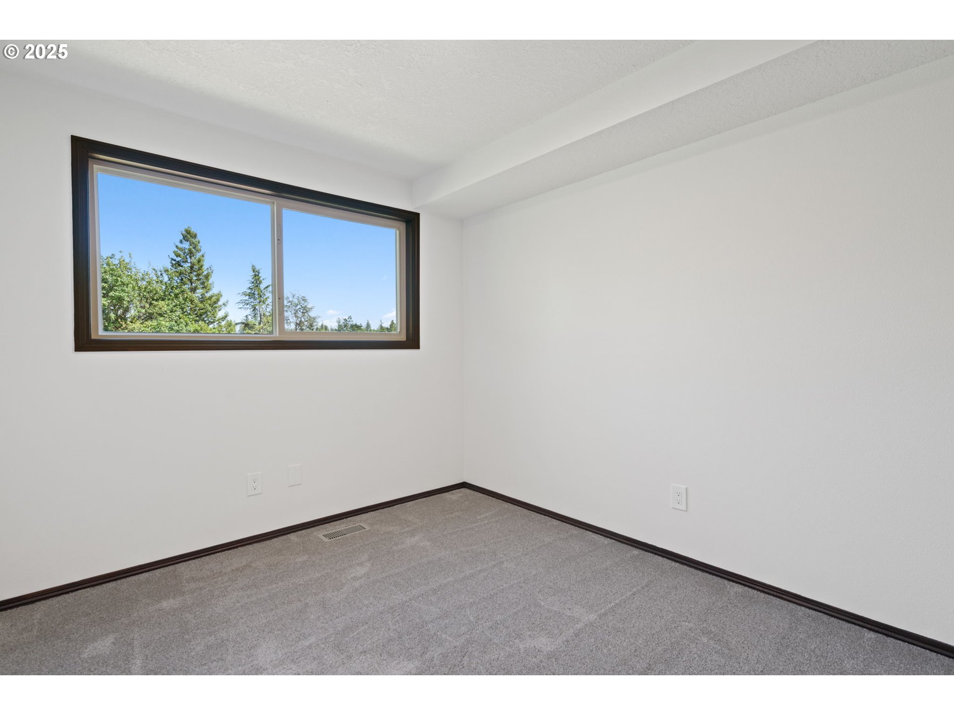 2845 Southwest Raleighview Drive Portland, OR 97225 - Photo 34 of 48 Gallery Image 34