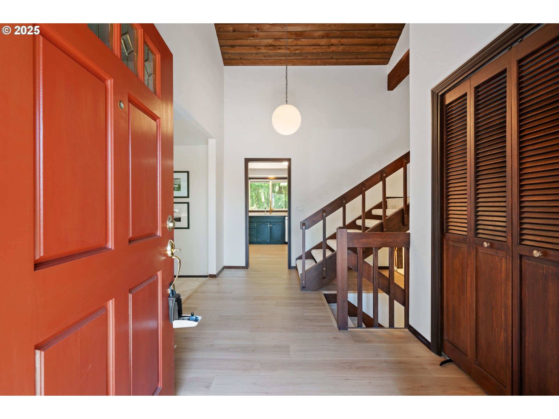 2845 Southwest Raleighview Drive Portland, OR 97225 - Photo 4 of 48 Gallery Image 4
