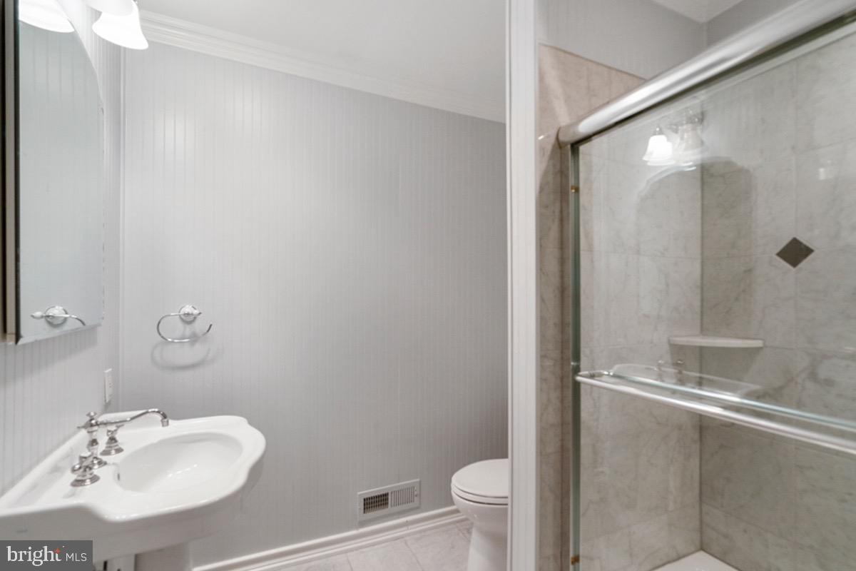 119 Farmington Road Cherry Hill, NJ 08034 - Photo 47 of 63 Hall Bathroom