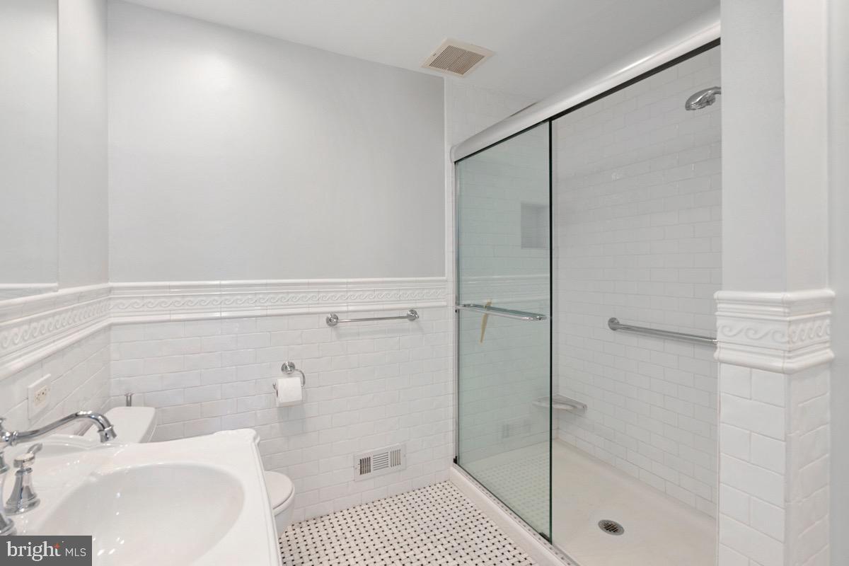 119 Farmington Road Cherry Hill, NJ 08034 - Photo 53 of 63 Main Bathroom