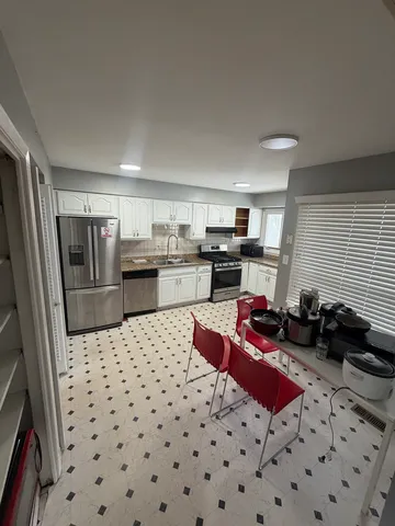 $515,000 | 1200 Glen Lane, Hoffman Estates, IL 60169