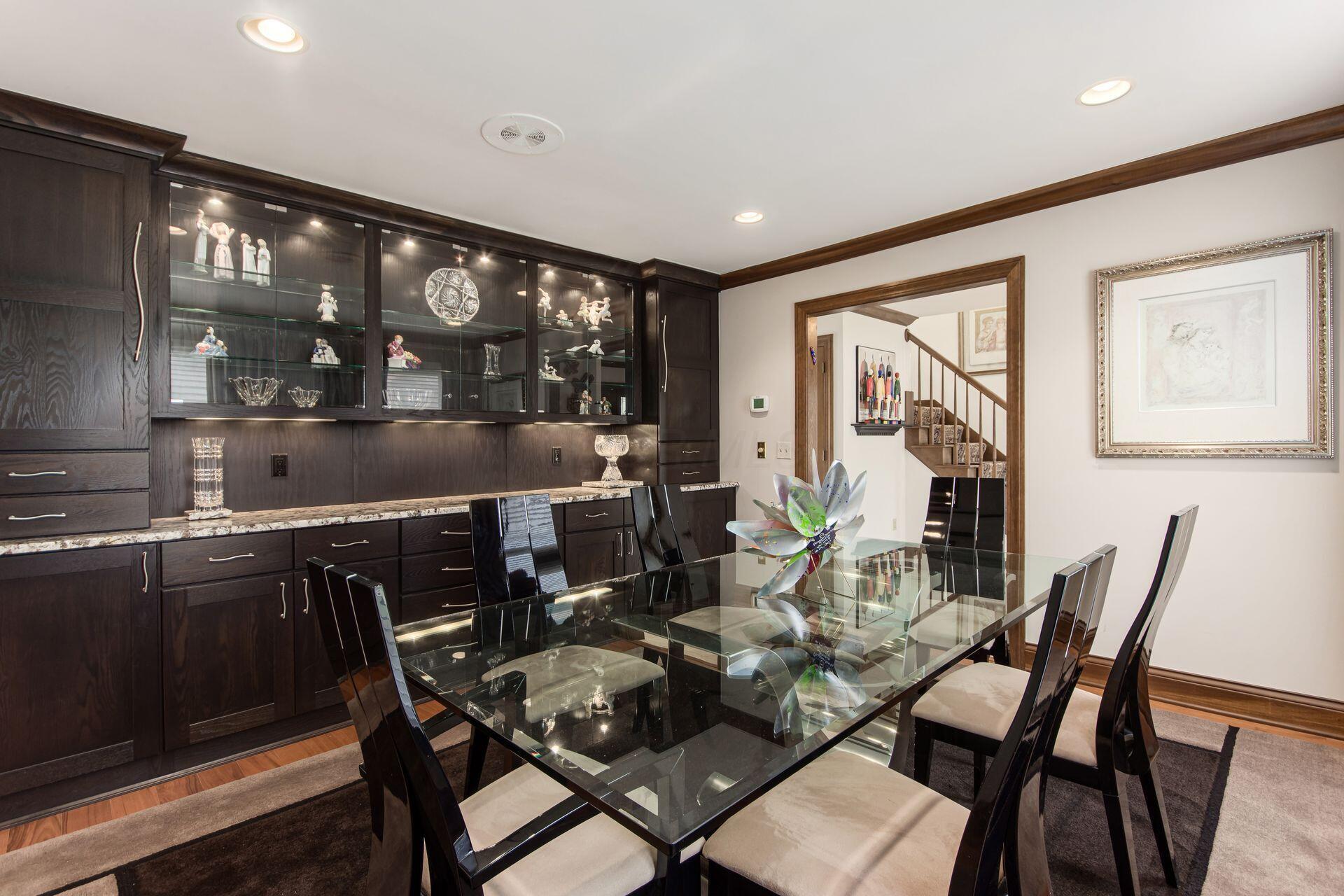 941 Robbins Way Columbus, OH 43085 - Photo 9 of 64 Dining Room
