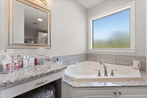 $250,000 | 8138 Kelsey Lane, Iowa, LA 70647